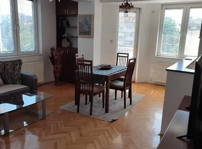 Tropicana Apartment