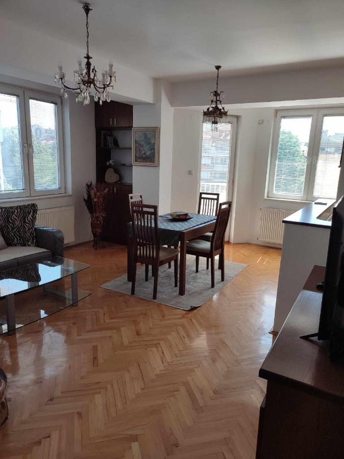 Tropicana Apartment